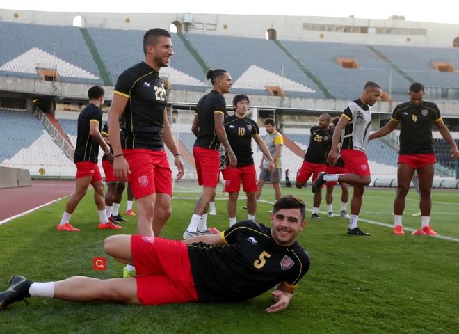 关于亚冠集结日走向成谜；法兰克福刷新队史纪录；气氛紧张；年轻球员得到机会的信息